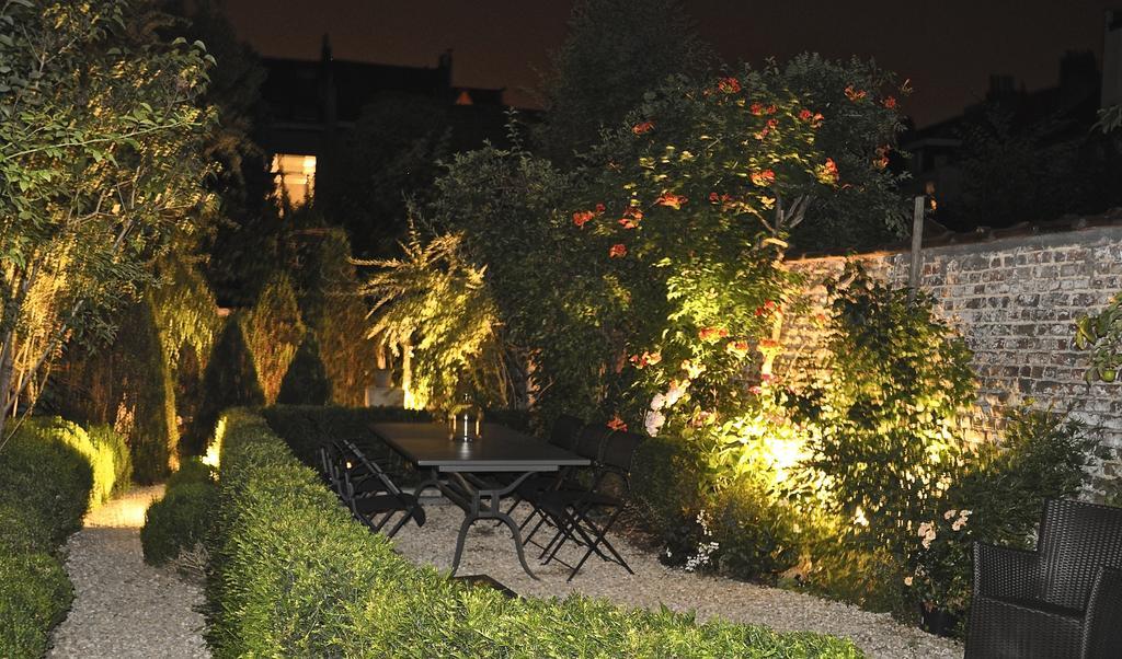 B&B Un Jardin En Ville Saint-Gilles Ngoại thất bức ảnh